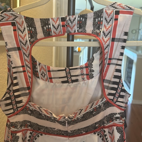 Jessica Simpson Dress with Black and Red Patterns - Picture 3 of 4